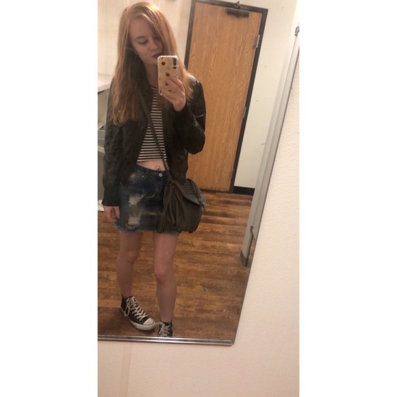 Meet your Posher, Lindsay - Picture 3 of 6